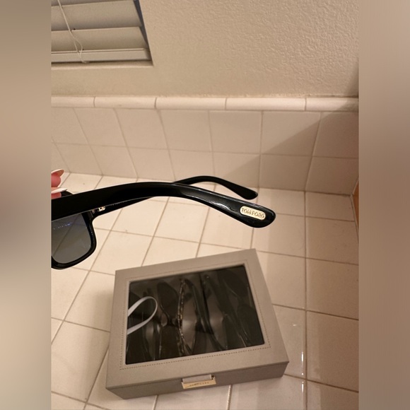 Tom Ford Hanley Sunglasses - Picture 6 of 9